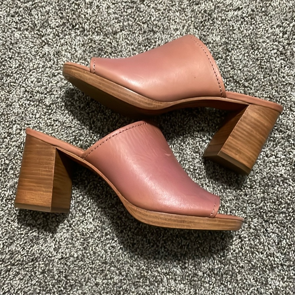 NWOT Frye Blake Pink Heeled Sandal